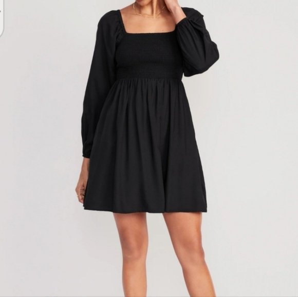 Old Navy Fit & Flare Long-Sleeve Mini Dress Black Petite Dress - Picture 1 of 6